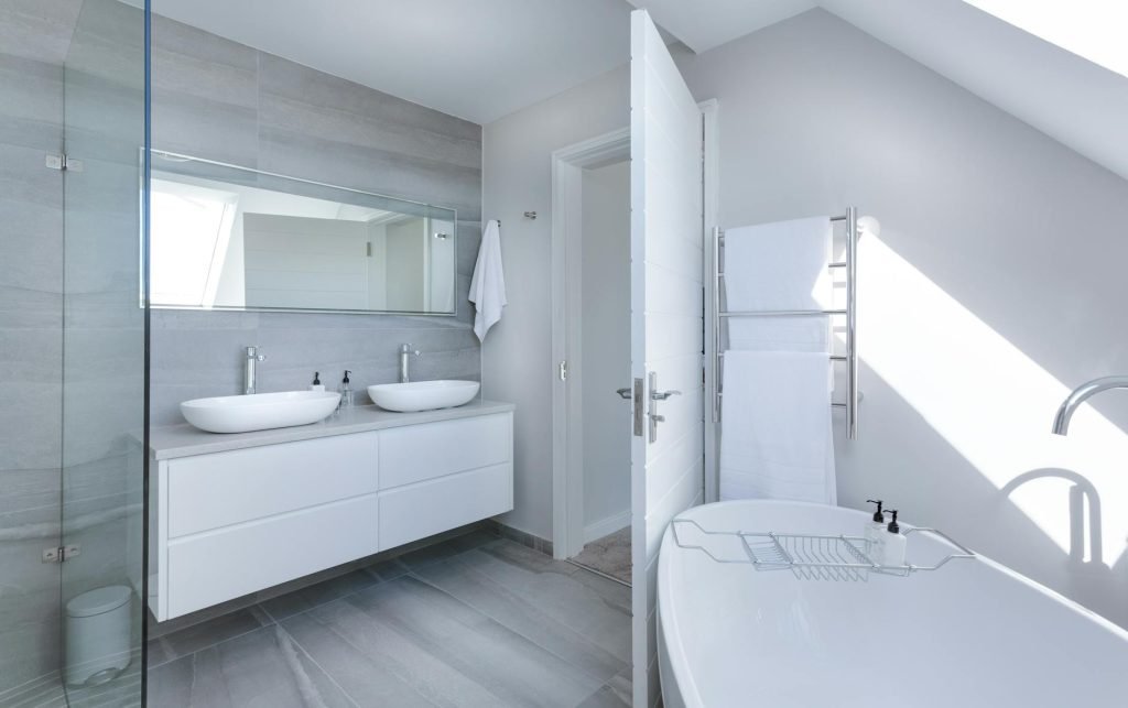 top 5 tips for choosing the right bathroom layout for your glasgow home
