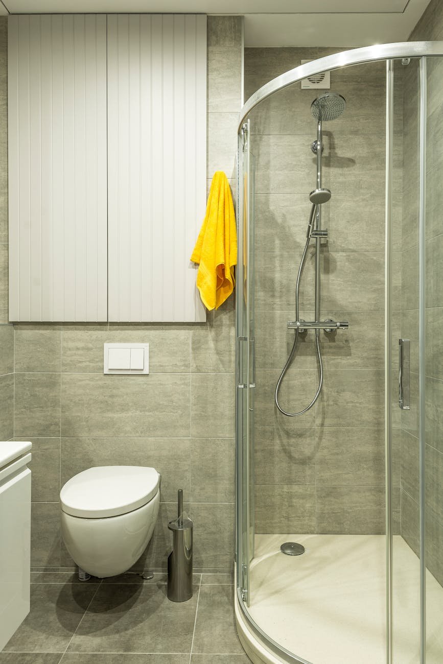 top 5 tips for designing a small glasgow bathroom that feels bigger